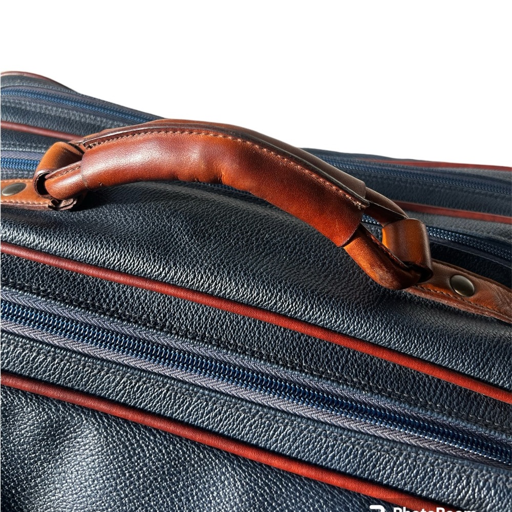 Authentic Burberrys Large travel Bag - Picture 3 of 12